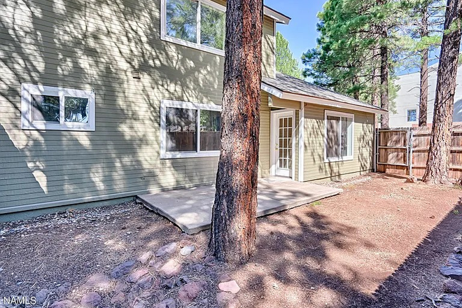 Outside - Linmar Town Home