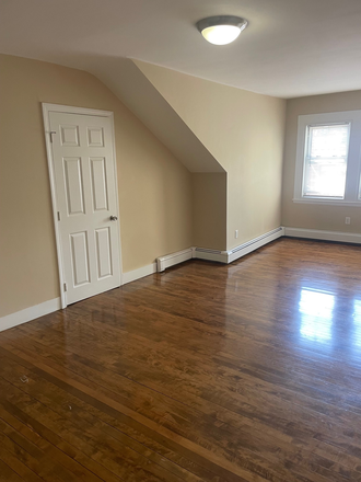 bedroom - BC Grads/Law/Transfers! Gorgeous 1 bedrm unit on Brighton/Brookline line. Available 7/1, 8/1 or 9/ Apartments