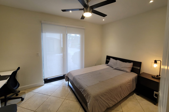 Bedroom option 1 - Modern 3 Story Townhome furnished ready to move in - 3 Bed 3.5 Bathrooms - Master Bedroom Available