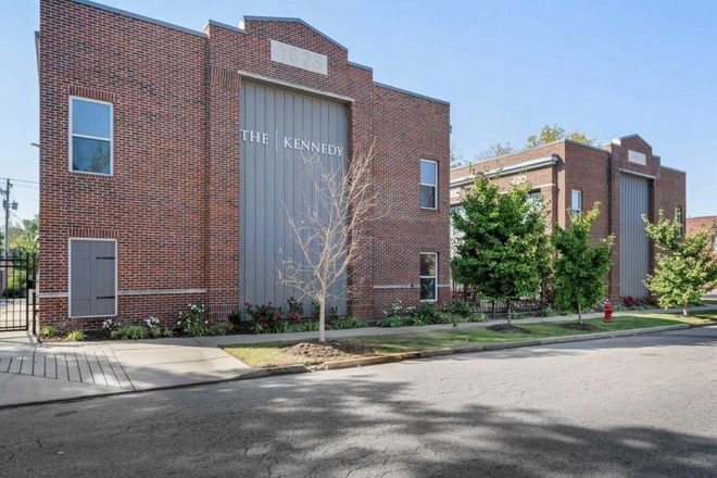 Condo building - Kennedy Condominiums  *Safe & Quiet*
