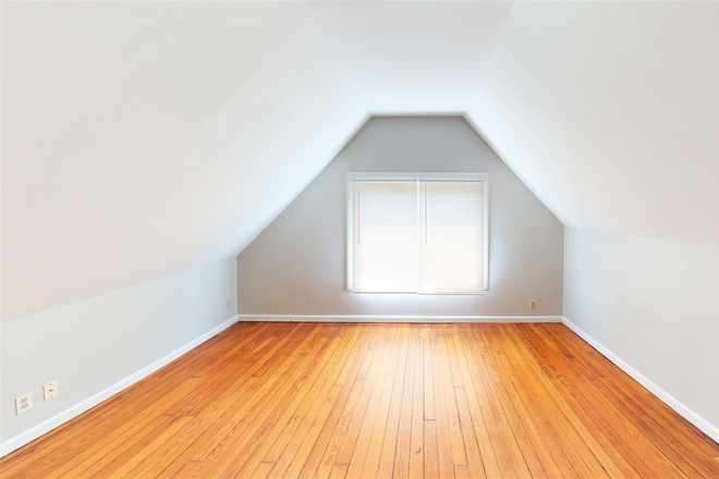 Bedroom - 426 Ada St House