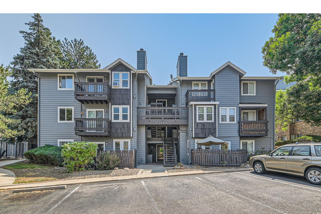 Exterior - 2 bed, 1 bath condo in desirable Arvada, CO. Convenient to restaurants, shopping and running paths.