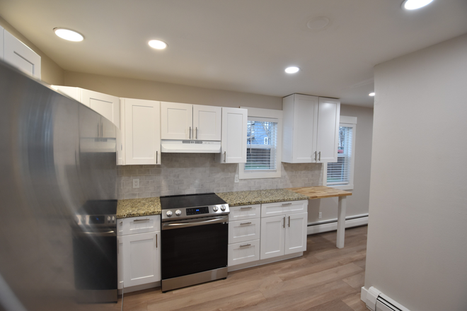 Kitchen - 3565 Arthur (2BR/ 1BA) Apartments