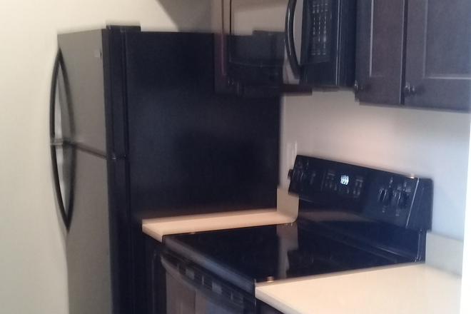 kitchen - Temple Villas - 1539 Fontain St, Unit A Apartments