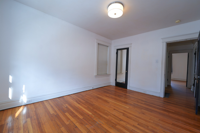 Bedroom - 724 Heman #1 Apartments