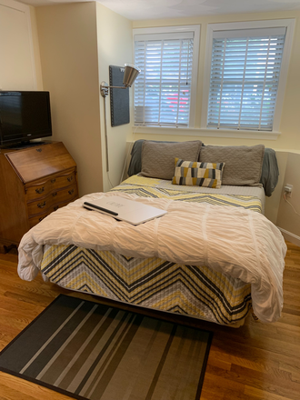 mini-studio with private bathroom and entrance. Available in 7/2026 - $1200 modern, sunny room – Victorian home near T/commuter rail to downtown Boston