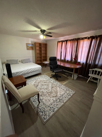 MH, BR3 AVAILABLE - 5145 Golf Rd, Main House, ADU, pool.  Merced’s most exclusive area, 1.2 miles bike/E bike to UCM.