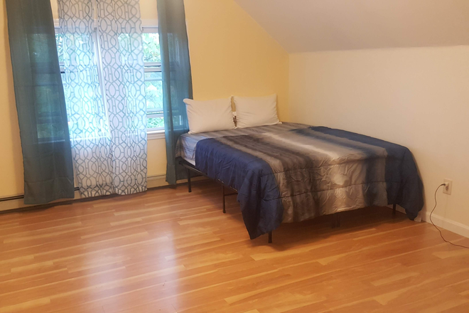 Bedroom - Next to Tufts Science & Technology Building/ Walk to Tisch Library, Joyce Cummings Center Apartments