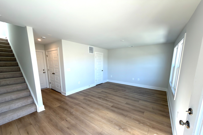 Entry Area - VCC- Village at Virginia Center Townhome