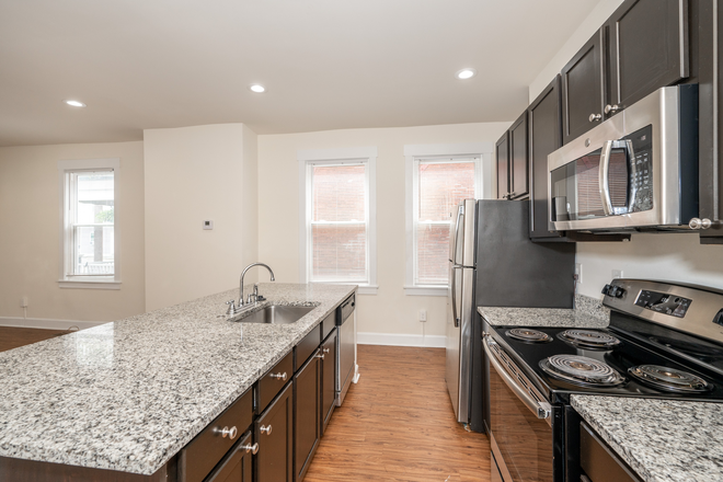Kitchen - 2919 Bellevue House