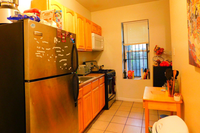 kitchen - 2025 N Gratz St Townhome