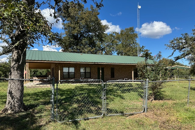 Front - QUAINT CABIN House
