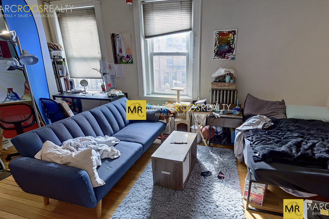 Living Space - Symphony Rd Studio Fenway Apartments