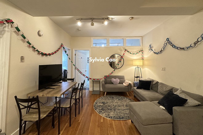 1 - SEPT 2026-Gorgeous 3 bed 1 bath, Student ok! No fee! H/HW incl Close to BU Apartments