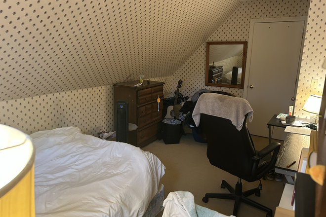 Alternate View of Room - 148 Logtown Road - Upstairs Unit Bedroom House