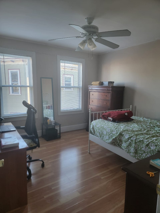 Spacious, clean and furnished Bedroom. - 7th December to 13th January SUBLET Apartments