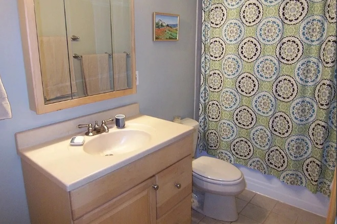 bathroom - 1bedroom & 1bathroom apt for Rent.
