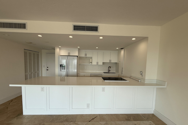 Kitchen - 1 Bed/1 Bath spacious corner unit. New kitchen & appliances, updated bathroom, pool, gym, tennis Condo