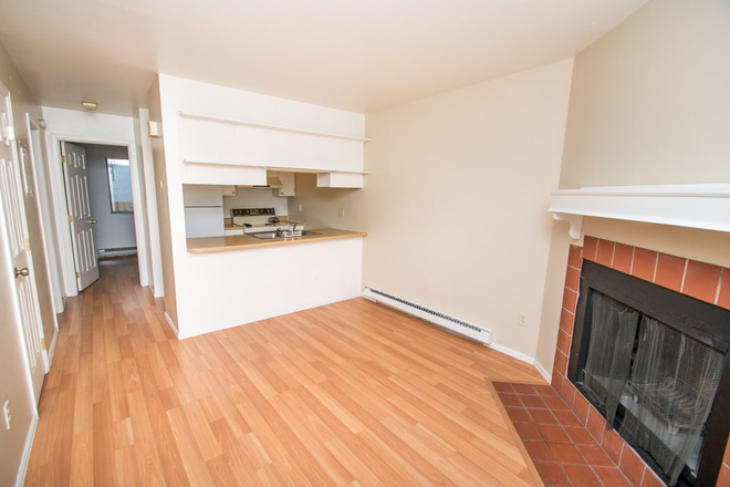 2238 Canyon #2 Kitchen - 2238 Canyon Blvd #2 Apartments