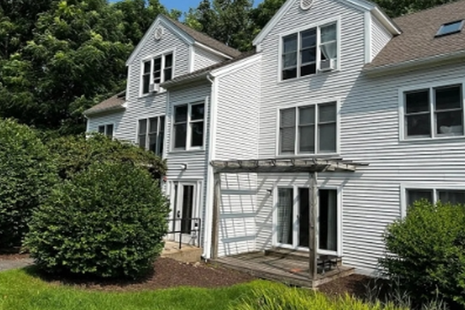 outside view - 32 Salem Place