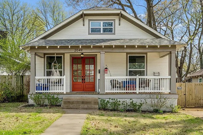 Wide porch with landscaping - 4br/3ba House for Sale in Cooper Young