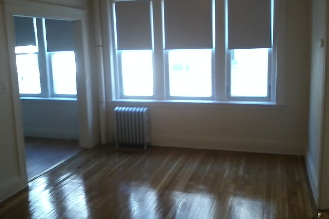 hubrealtyproperties.com - Fantastic two bedroom apartment, handy to campus and the Griggs T stop on the Green line