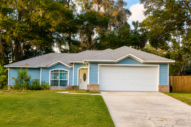 front view - 3BR/2BA Home for Rent Near UF & Shands | Fenced Yard + Garage | Pet Friendly | Available Sep 1, 20
