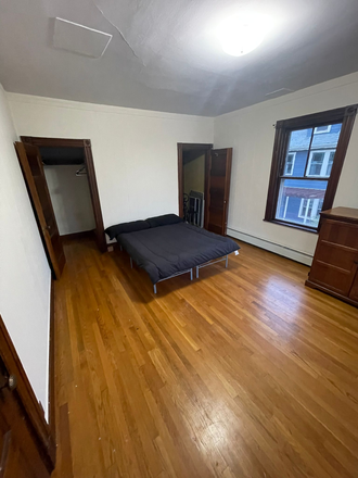 Bedroom for rent - Large, bright room in 4bed 2bath with grad students and working professionals Apartments