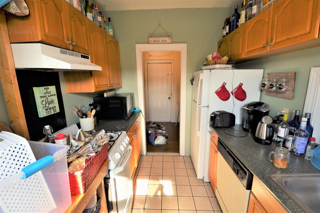 Kitchen - 3 Bed HEMENWAY ST - Next to Campus! - H/HW INCLUDED! Apartments