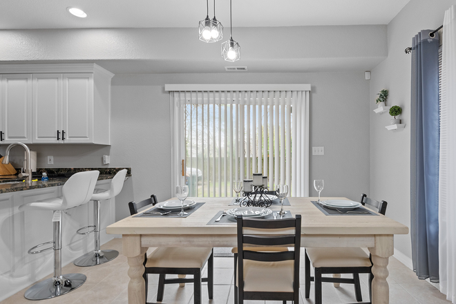 Dinning area (Common space) - Furnished Private Rooms - Master Suite w/ Private Jetted Tub House