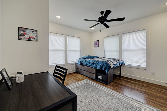 5/5 Bedroom - Units Available One Block from Campus Triplex