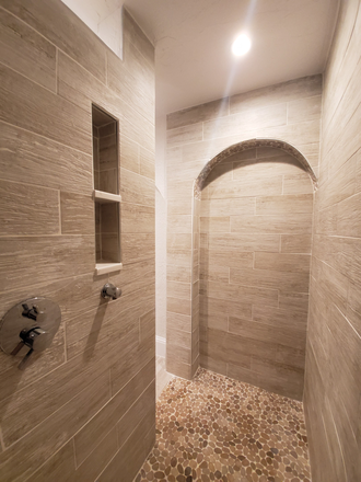 First Floor Walk-In Shower - 571 Cambridge Street, Allston/Brighton, includes utilities, laundry & parking! Duplex