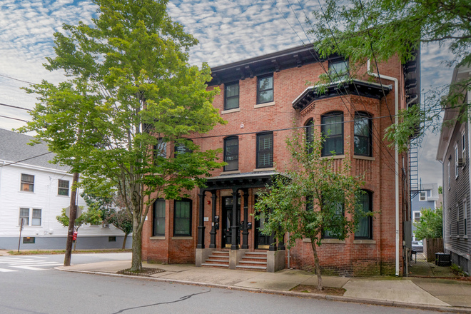 Exterior - 2 bed/1 bath Historic building fully updated with AC, in unit laundry Apartments