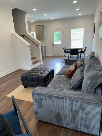 Livingroom - Meadow Crest Circle Townhouse, Close to Ole Miss campus, Each bedroom has ensuite bathroom