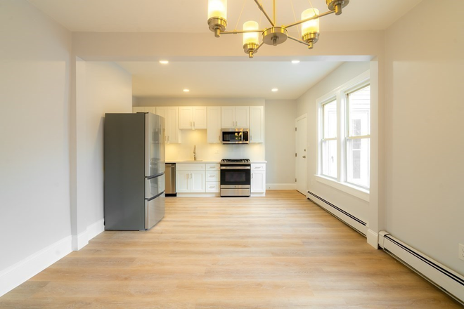 kitchen/living area - LOCATION! Bright&Sunny Renovated 2 Bed / 1 Bath avail. 9/1/26!! Apartments
