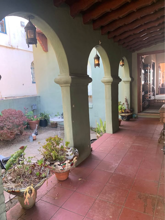 Entry way and front patio - Beautiful 8  bedroom house one block from UC Berkeley north side