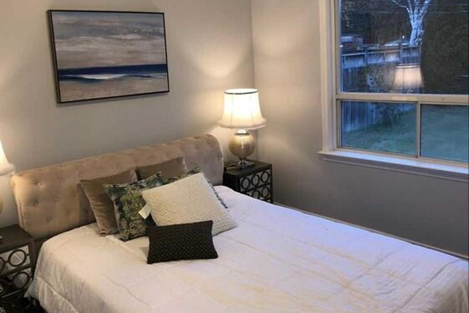 Bedroom 1.  for info only, Bed and desk provided, not bedding - 3 Furnished Rooms with Ind./Shared Bath in Bright Bungalow MF with 3BR /2B with 3 UT female House