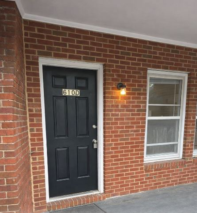 Exterior - Nestled in the desirable Rugby Row Complex / 4 Bedroom 3 Bathroom