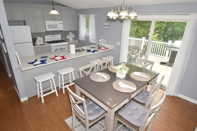 Kitchen - 2 Gardenia Lane House