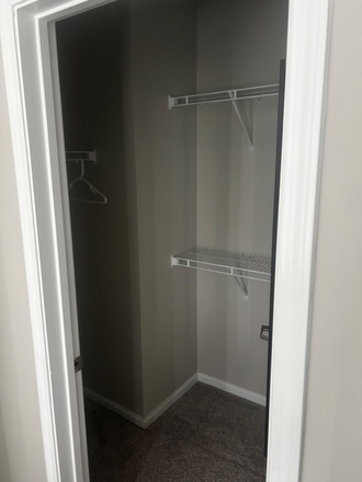 Walk in closet - Rowandale Townhome 3 bed/3bath with garage