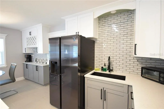 Kitchen - Gorgeous 3BR 1B 10 minutes from campus House