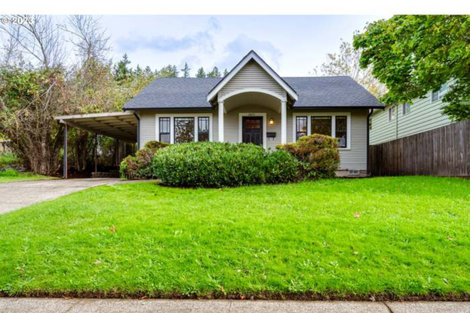 Welcome Home - 2 Bdrms Available in Beautiful Furnished Shared Home