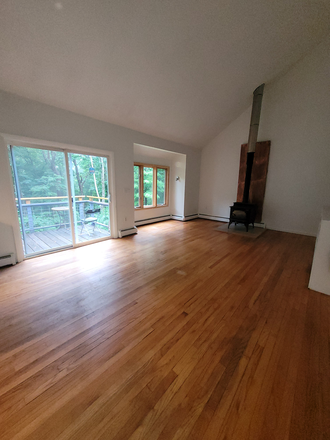 Living room 1 - 4 Bedroom House in Ashford