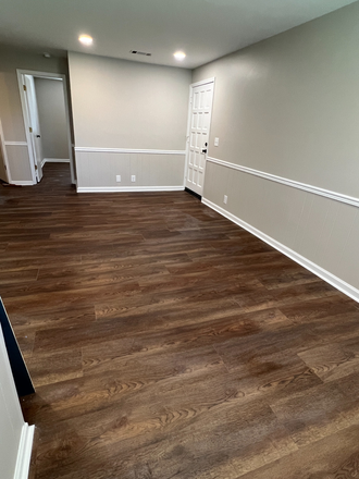 living room - 2 BR / 1 BA apt. close to campus