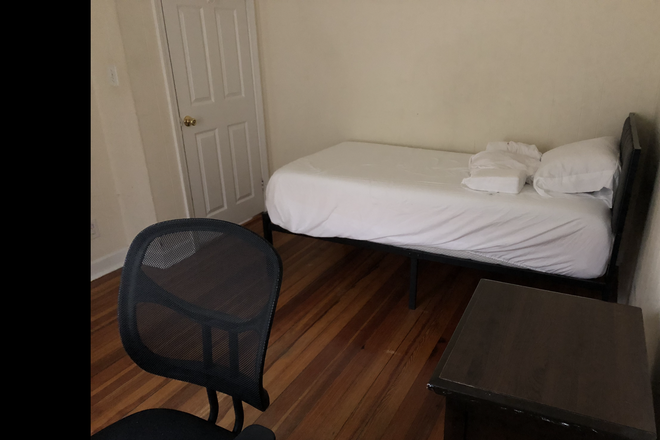bedroom - 555 Broadway, Room 1
