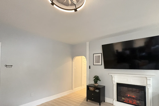 Call NOW for showings! 617-236-8550 - CENTRE ST - LUXURIOUSLY RENOVATED FORT HILL 3BR/1BA AVAIL *9/1/2026* W/ IN UNIT W/D, EIK, DW! Apartments