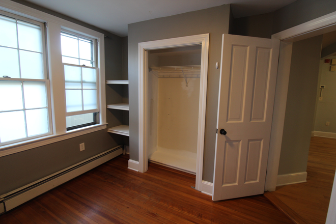 3 - 1 bed in charming first floor condo in Cambridge port