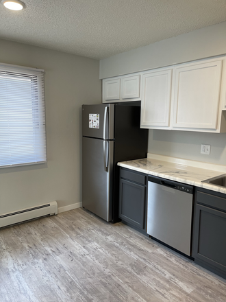 Three Bedroom - 504 S Johnson St Apartments