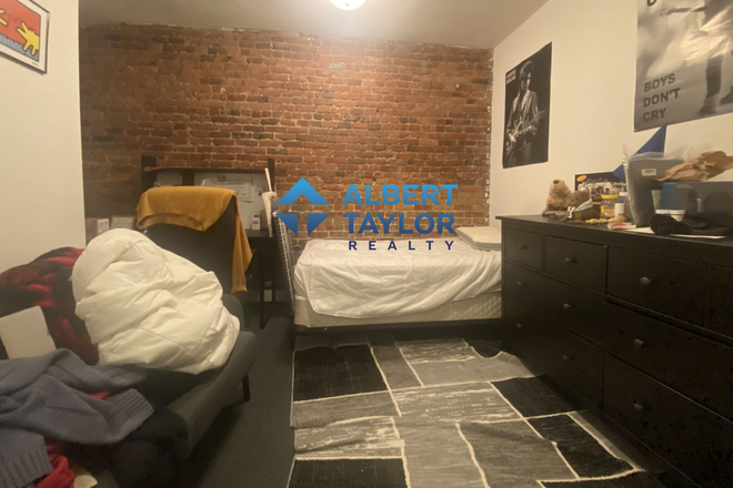 Bedroom - 2FLOORS OF LIVING - 6BED/2BATH DUPLEX! Laundry Outside your Door! Apartments