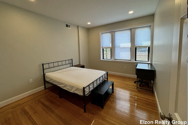 Bedroom - Commonwealth Avenue Apartments, Sublet for Fall 2026!!